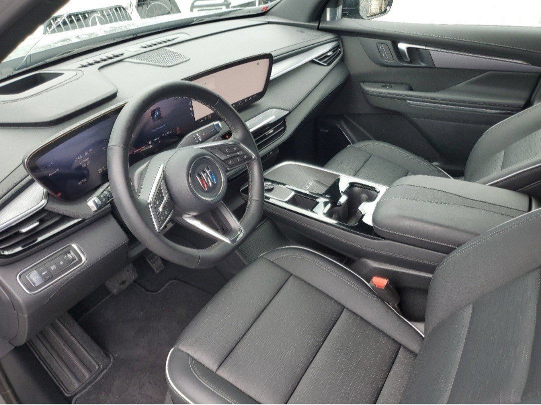 Used 2025 Buick Enclave Sport Touring w/ Power Package FWD image 20