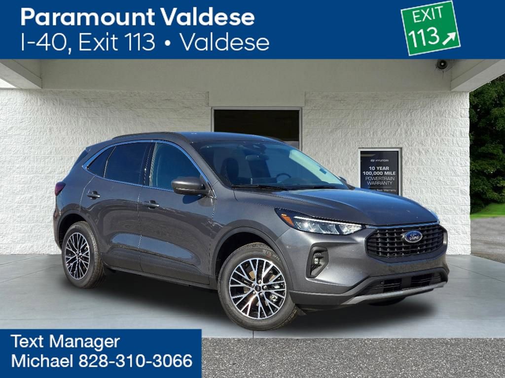 New 2025 Ford Escape SE