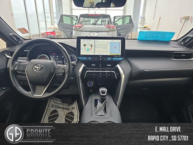 Used 2021 Toyota Venza XLE w/ Softex Package image 12