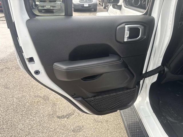 Used 2020 Jeep Wrangler Unlimited Sahara w/ Dual Top Group image 18