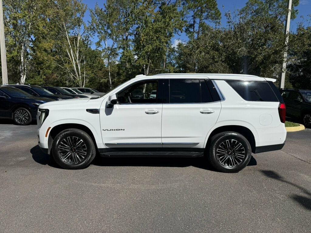 Used 2025 GMC Yukon Elevation RWD image 2