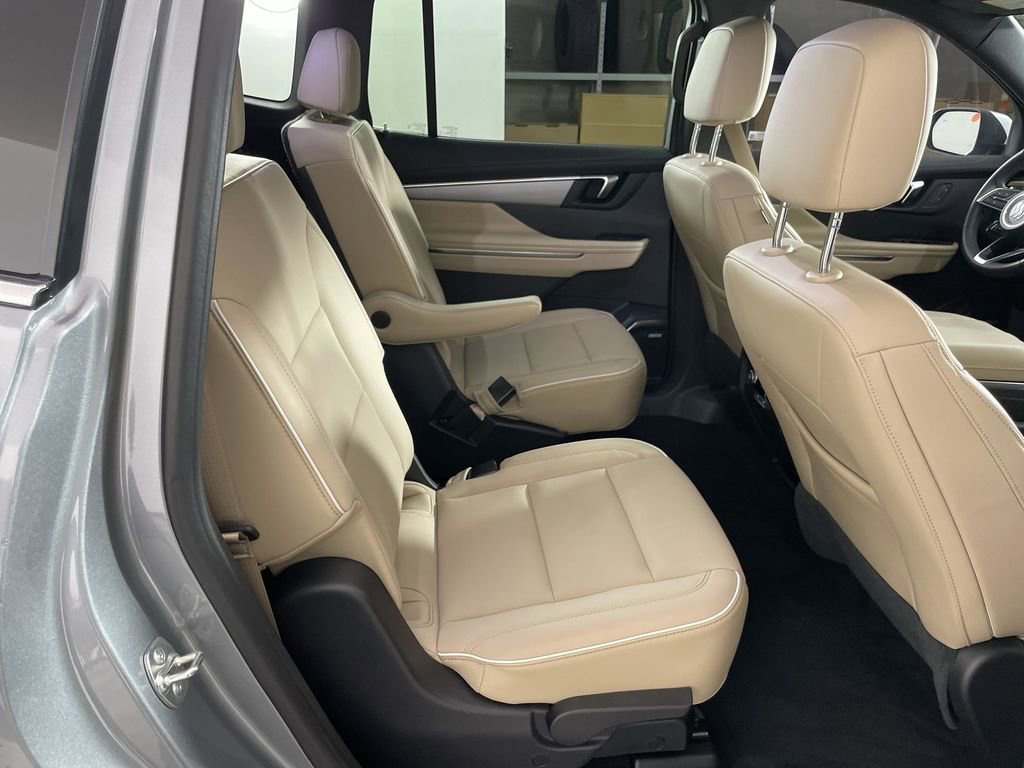 Used 2025 Buick Enclave Preferred image 26