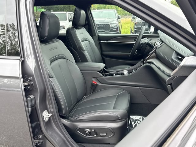 New 2025 Jeep Grand Cherokee L Overland AWD/4WD image 24