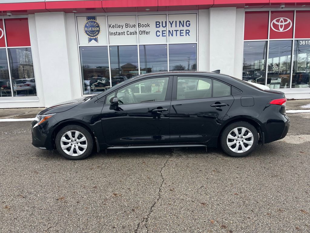Certified 2023 Toyota Corolla LE image 31