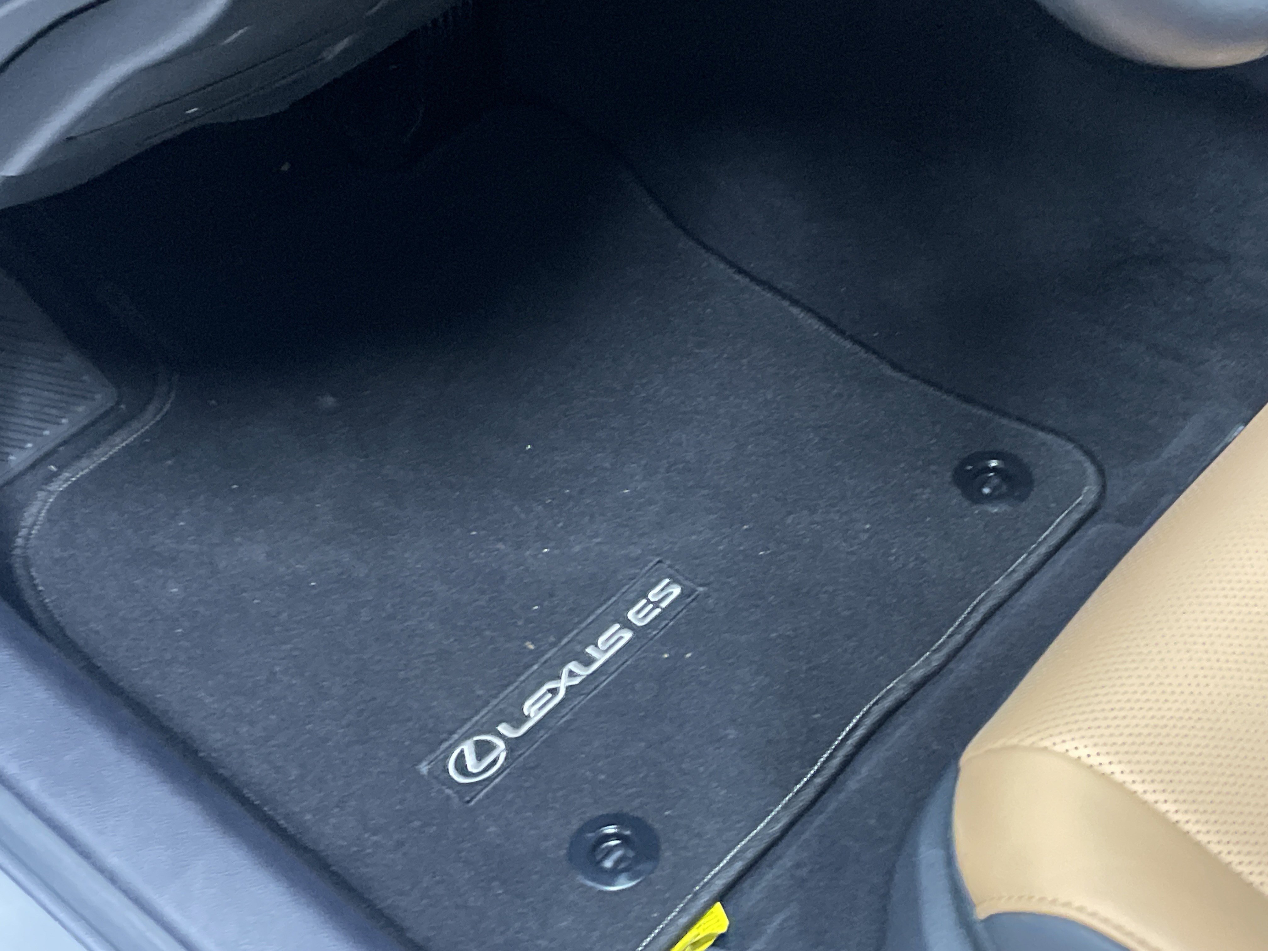 Used 2025 Lexus ES 300h w/ Premium Package image 35