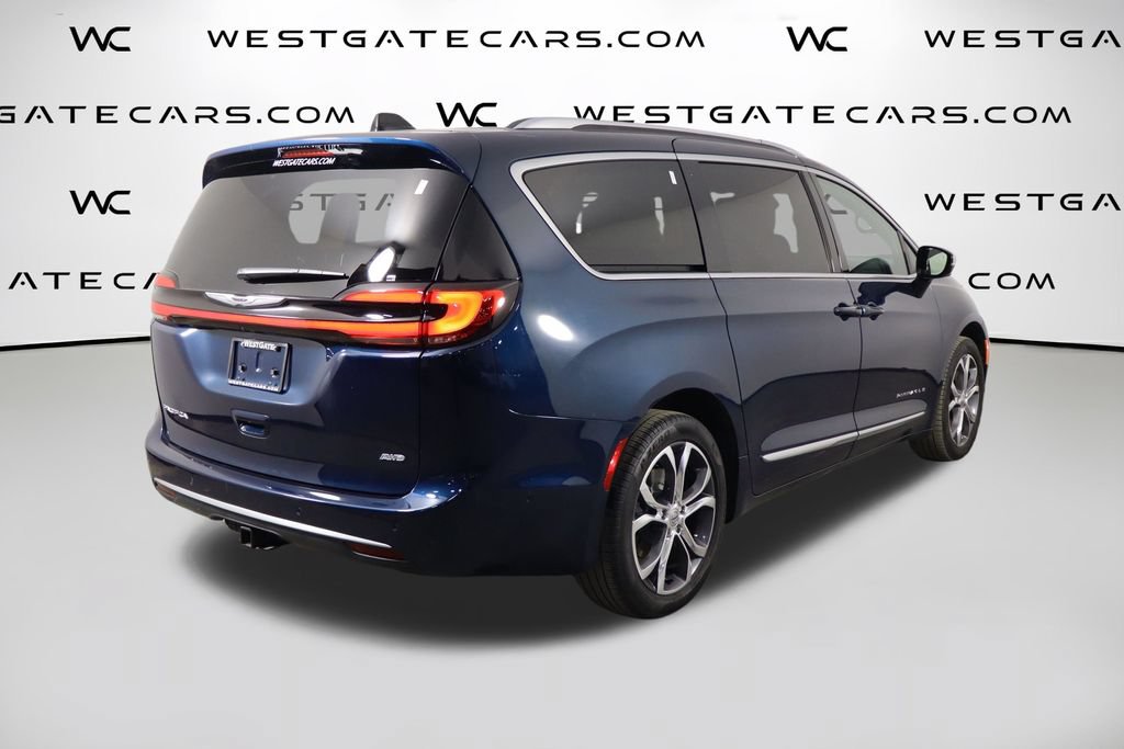 Used 2025 Chrysler Pacifica Pinnacle w/ Trailer Tow Group AWD/4WD image 49