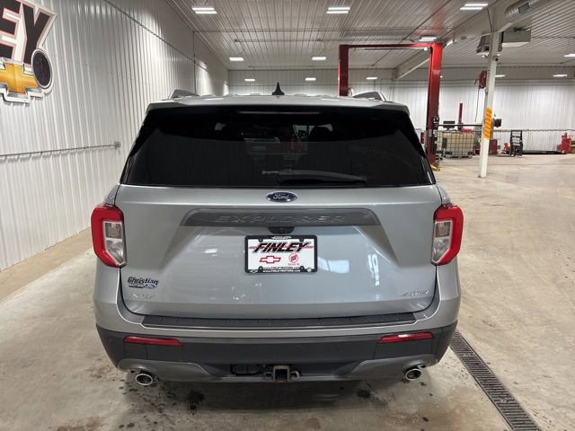 Used 2023 Ford Explorer XLT w/ Equipment Group 202A image 8