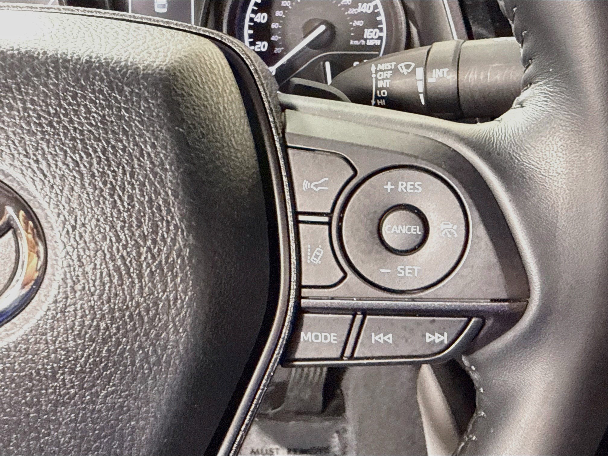 Used 2024 Toyota Camry SE w/ Convenience Package FWD image 15