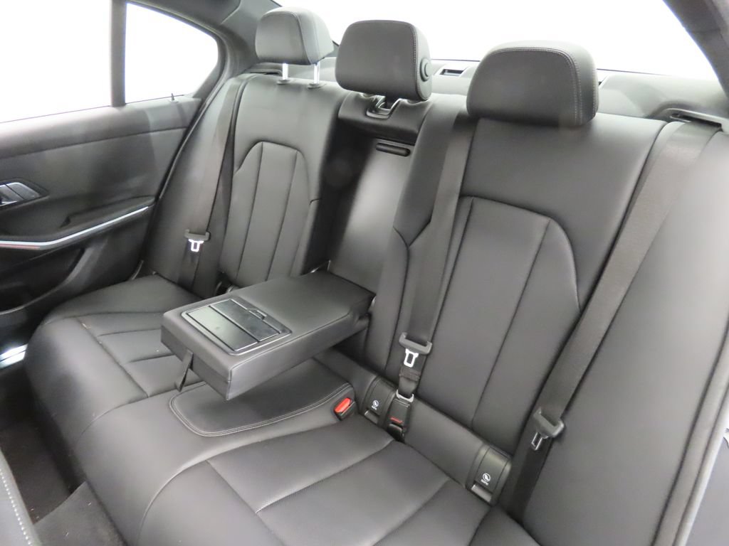 Used 2022 BMW 330i Sedan w/ Driving Assistance Package RWD image 38