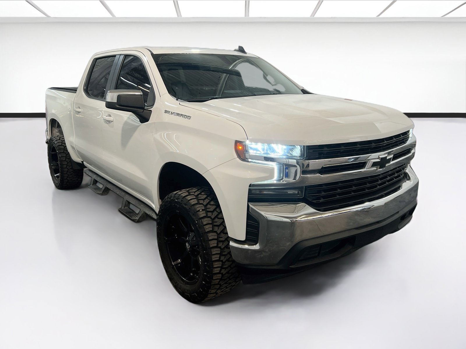 Used 2021 Chevrolet Silverado 1500 LT RWD image 3
