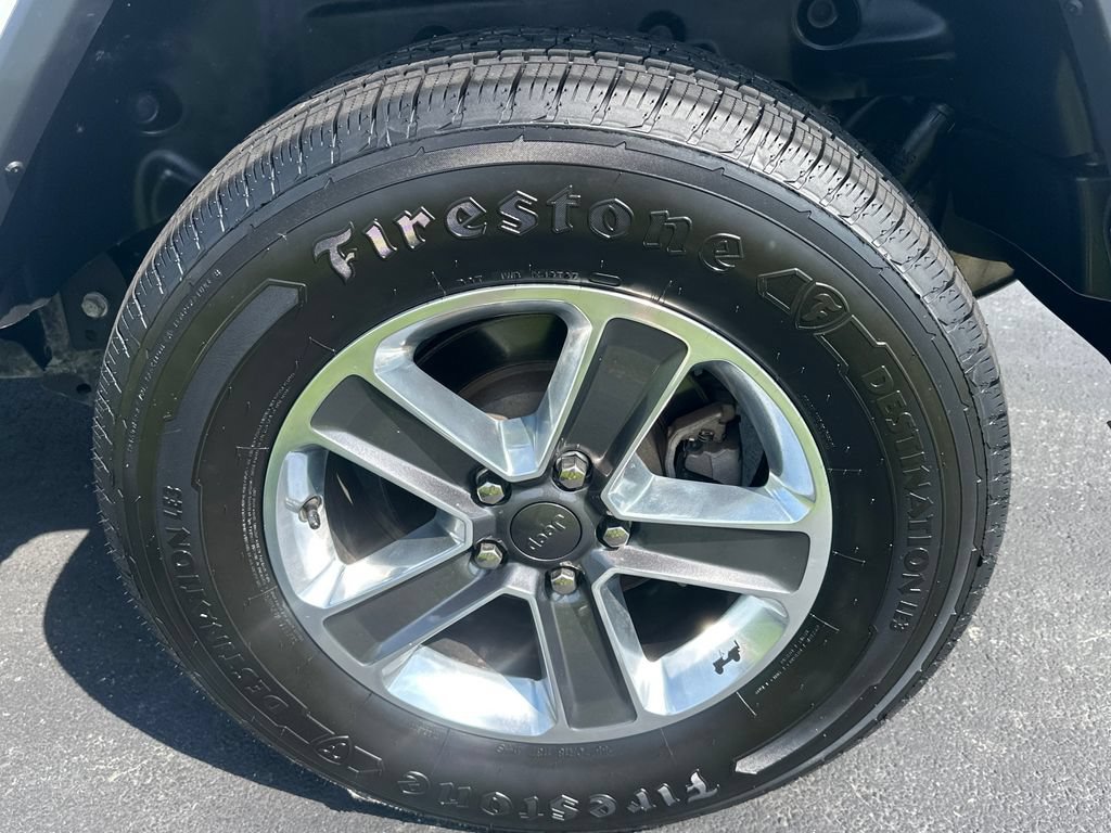 Used 2020 Jeep Wrangler Unlimited Sahara AWD/4WD image 26