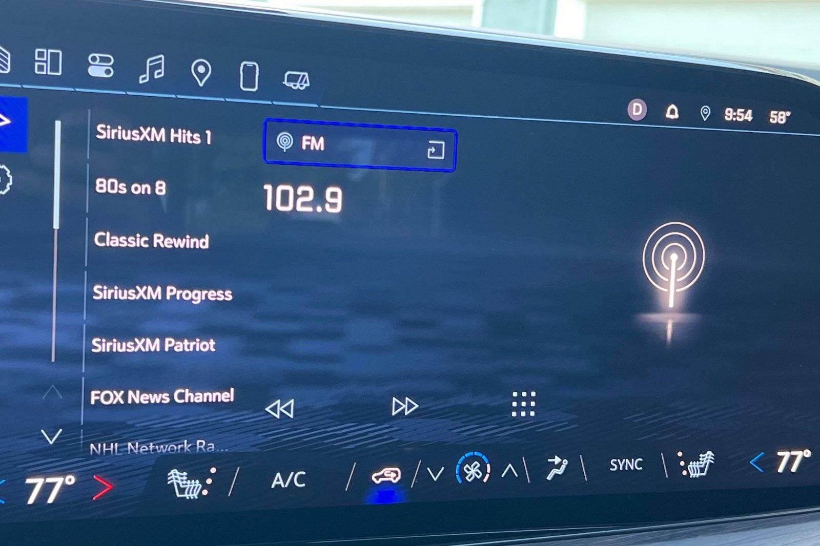 Used 2025 Chevrolet Suburban Z71 AWD/4WD image 19