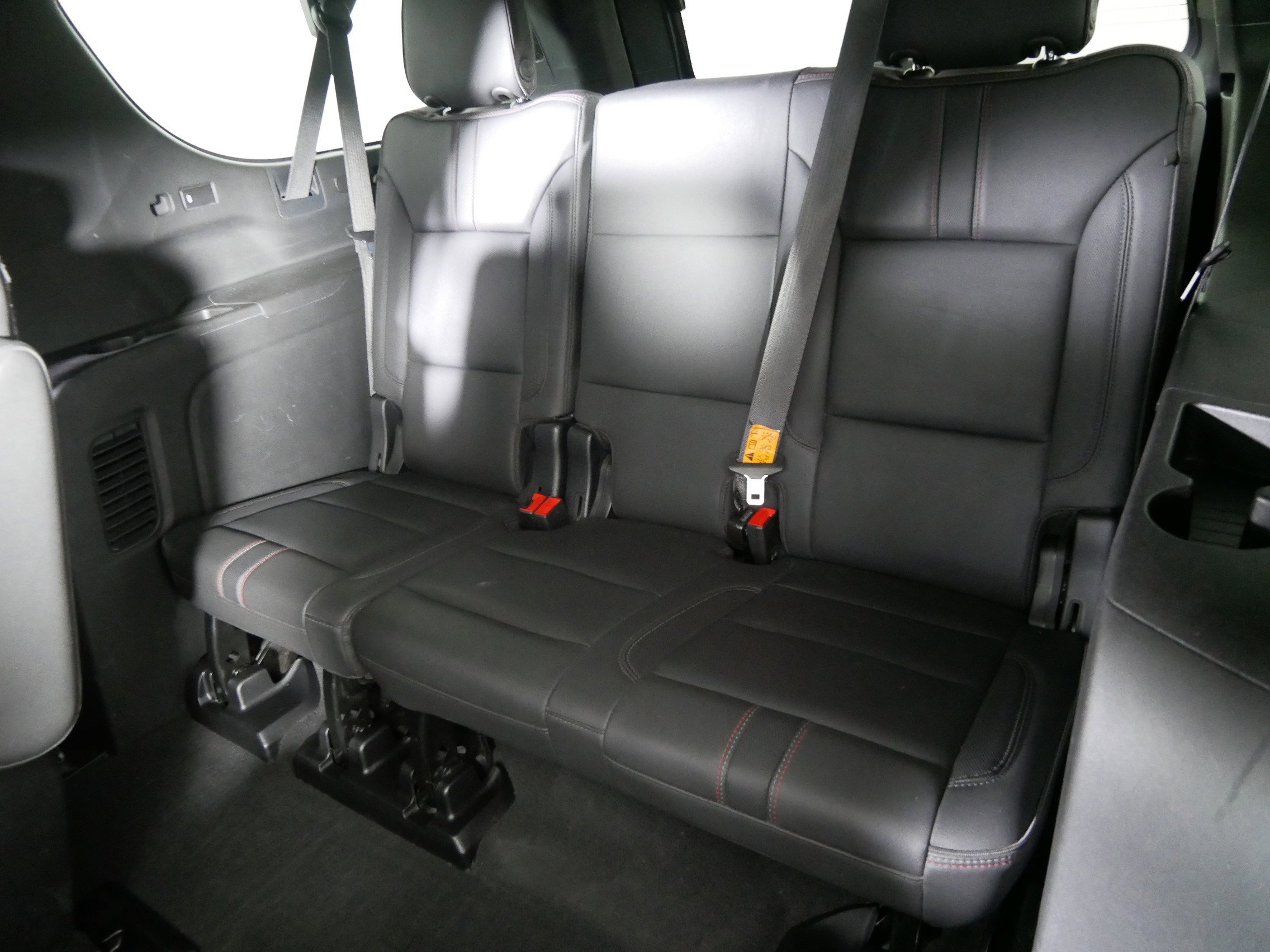 Used 2024 Chevrolet Suburban RST image 33