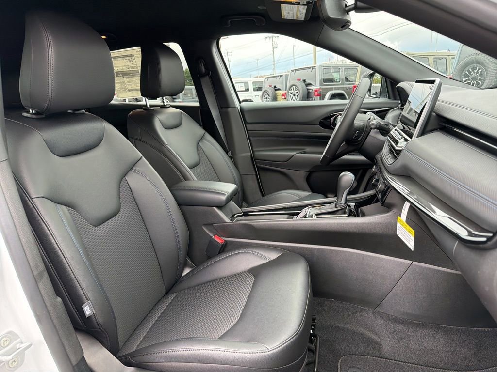 New 2026 Jeep Compass Latitude image 24