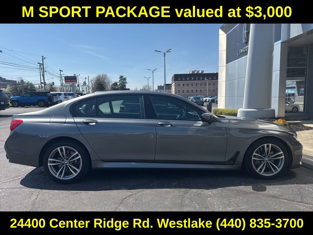 Used 2017 BMW 750i xDrive AWD/4WD image 4