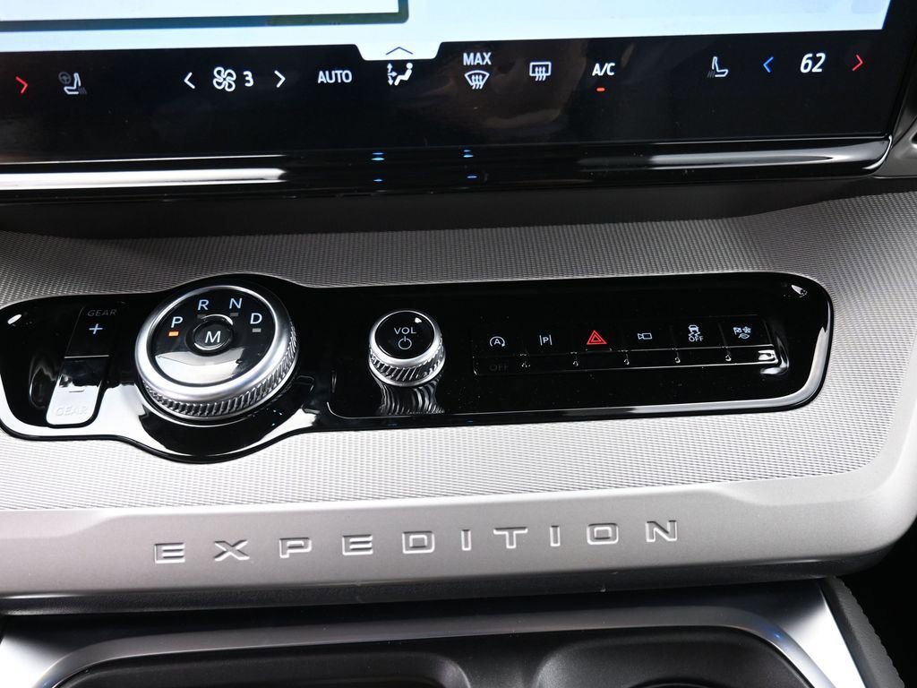 New 2026 Ford Expedition Active image 28