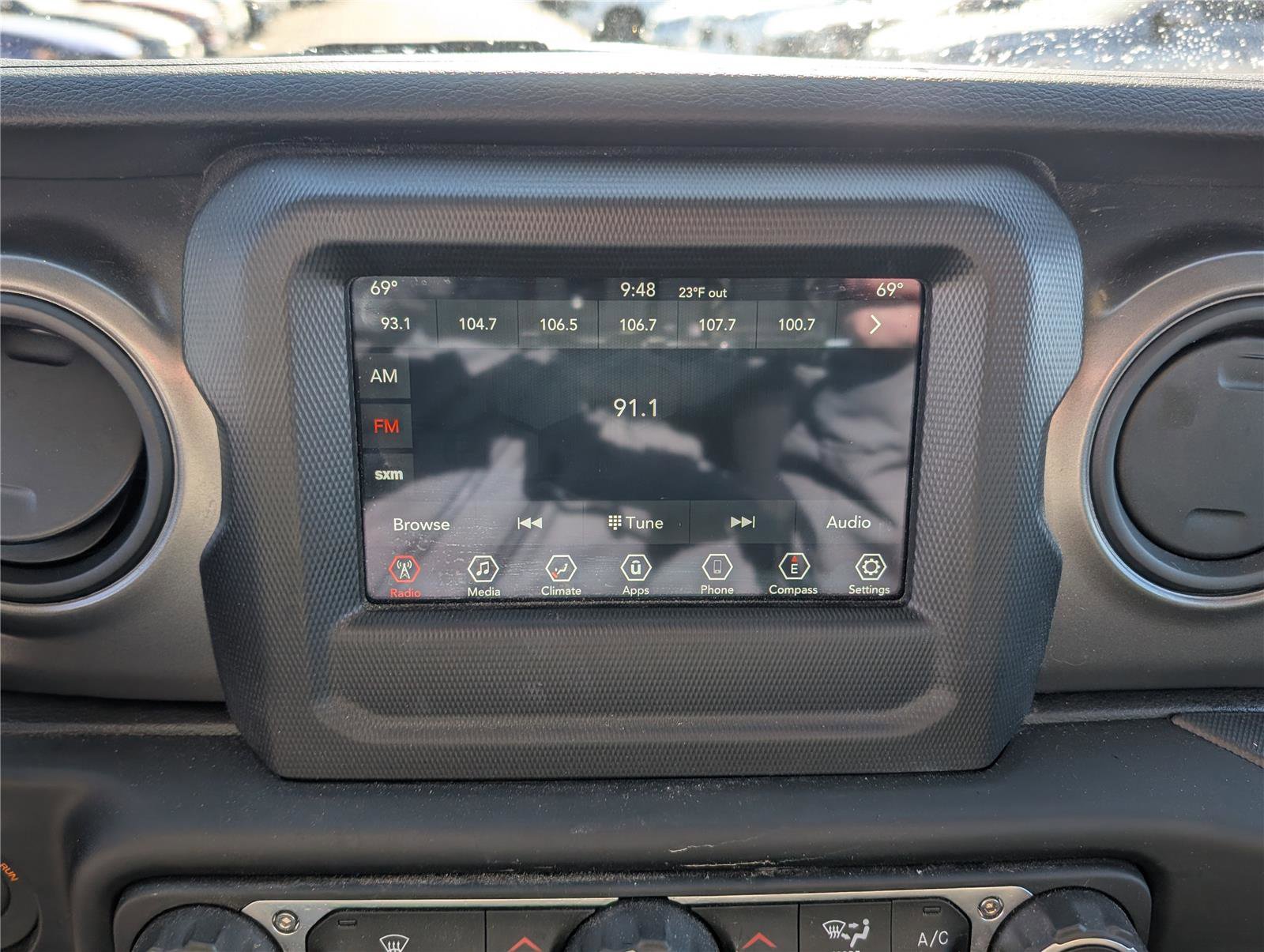 Used 2023 Jeep Gladiator Sport image 24