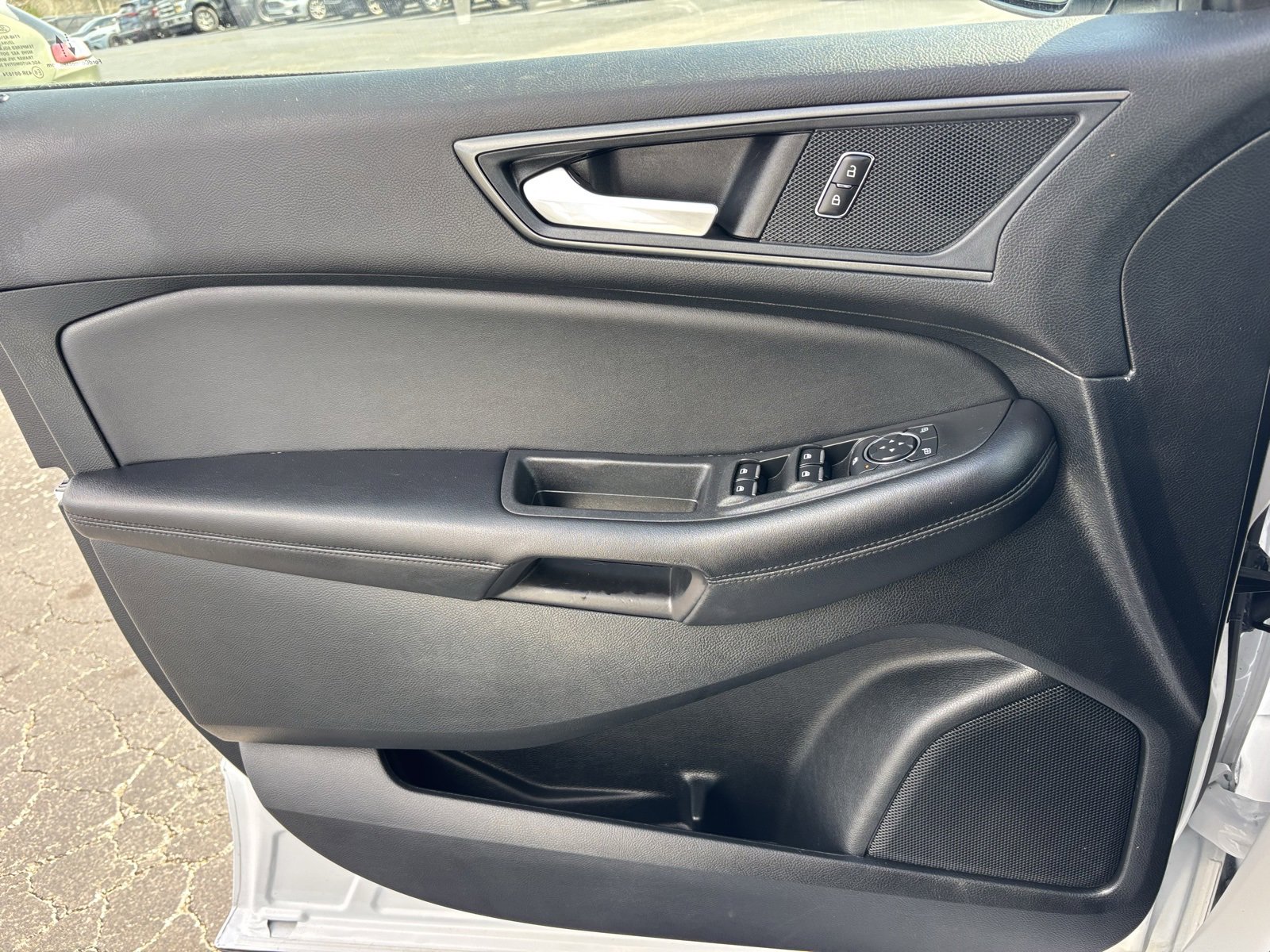 Used 2023 Ford Edge SE w/ Black Appearance Package image 16