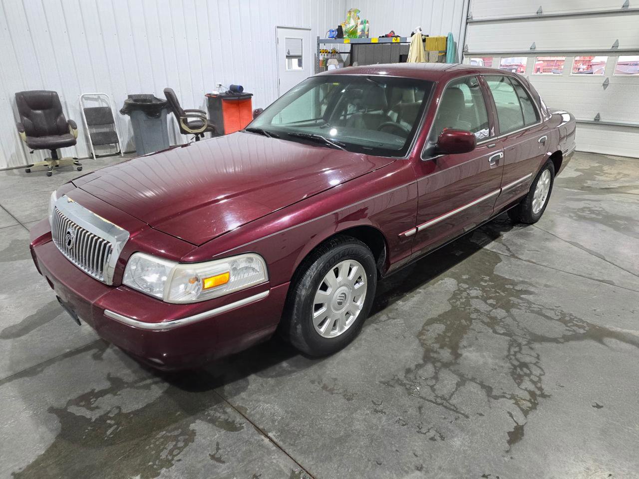 Used 2007 Mercury Grand Marquis LS image 2