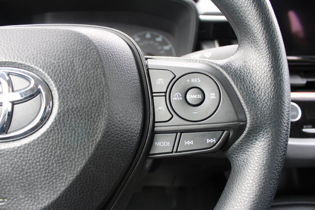 Used 2025 Toyota Corolla LE FWD image 19