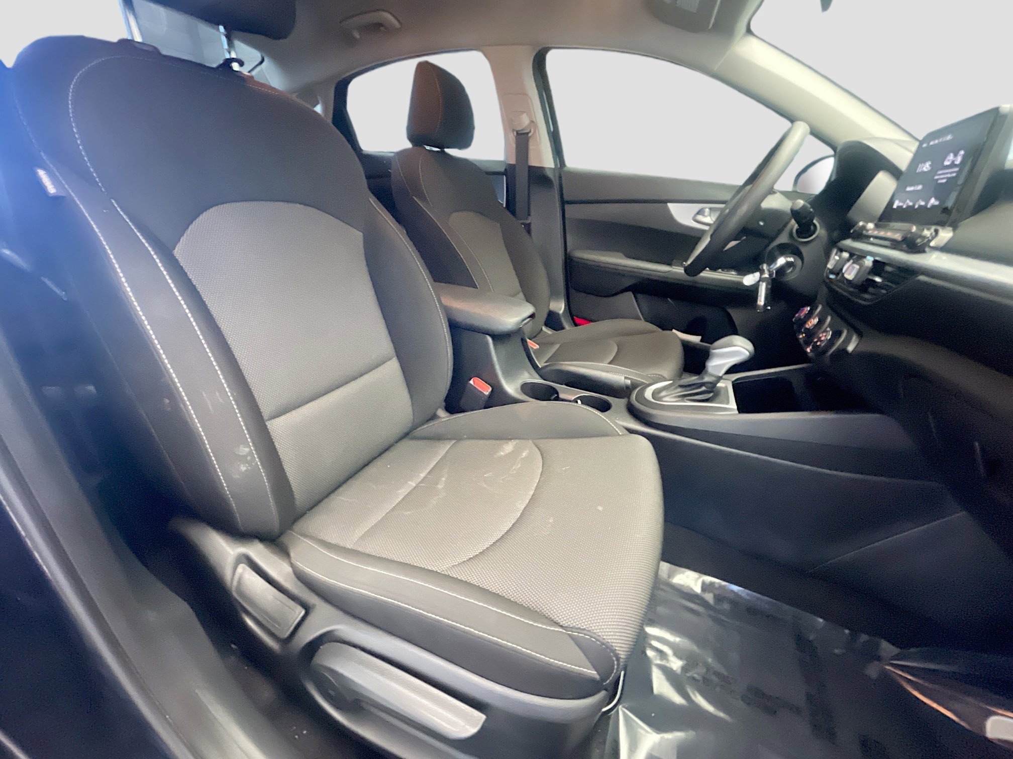 Used 2023 Kia Forte LXS w/ LXS Technology Package image 16