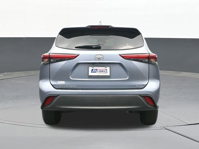 Used 2021 Toyota Highlander XLE image 11
