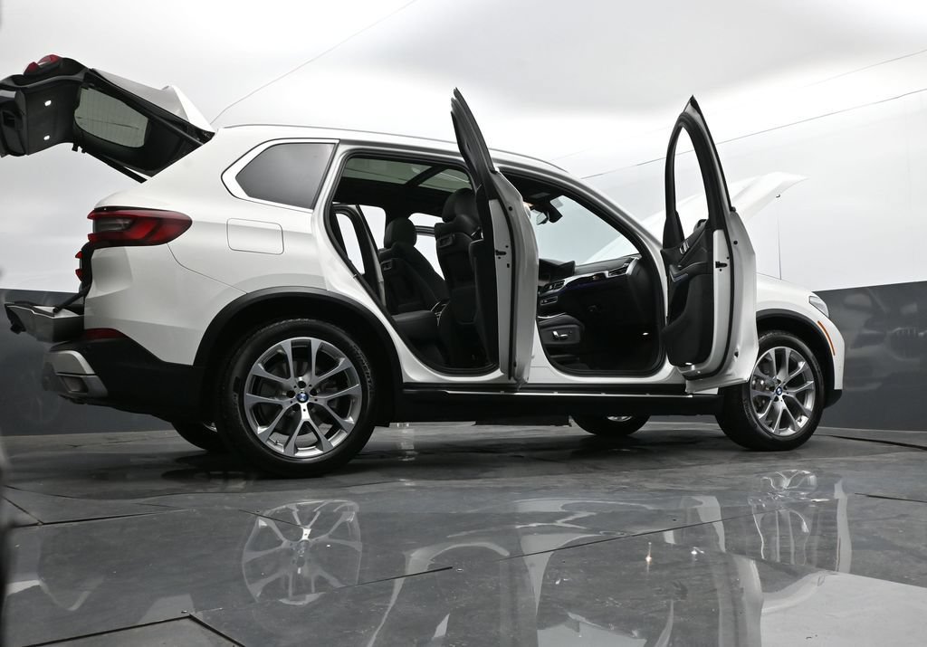 Used 2023 BMW X5 xDrive40i AWD/4WD image 38