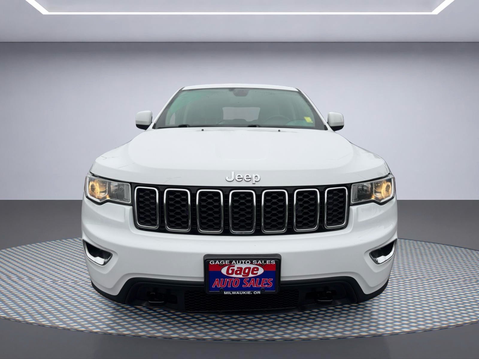 Used 2018 Jeep Grand Cherokee Laredo AWD/4WD image 14