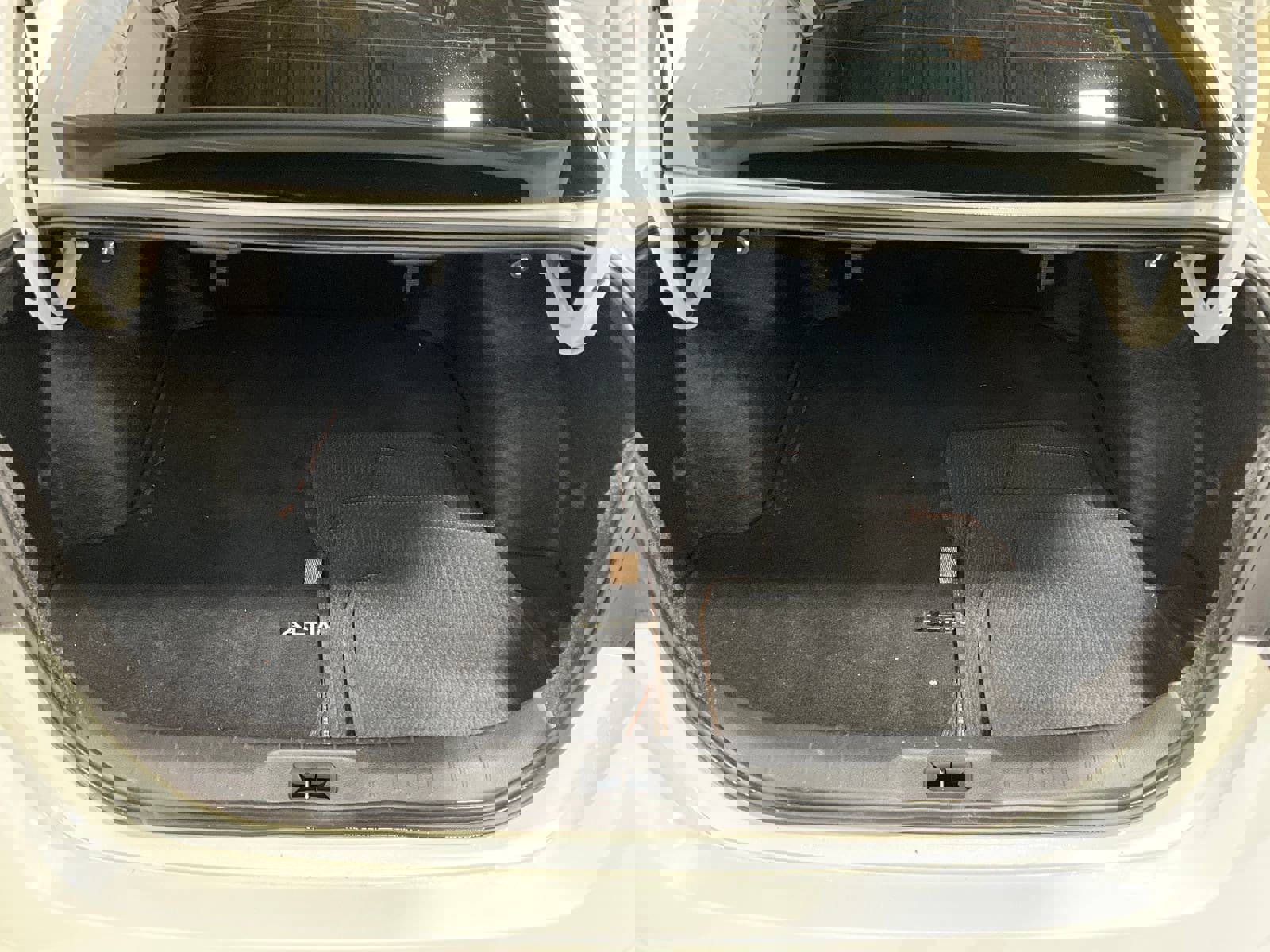 Used 2024 Nissan Altima 2.5 SR image 23