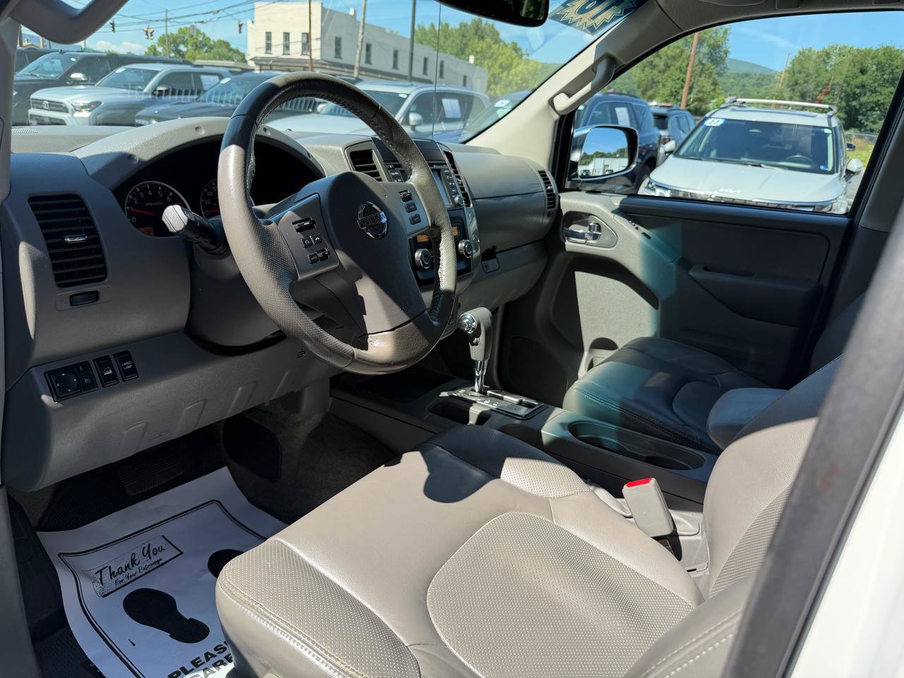 Used 2016 Nissan Frontier SL AWD/4WD image 10