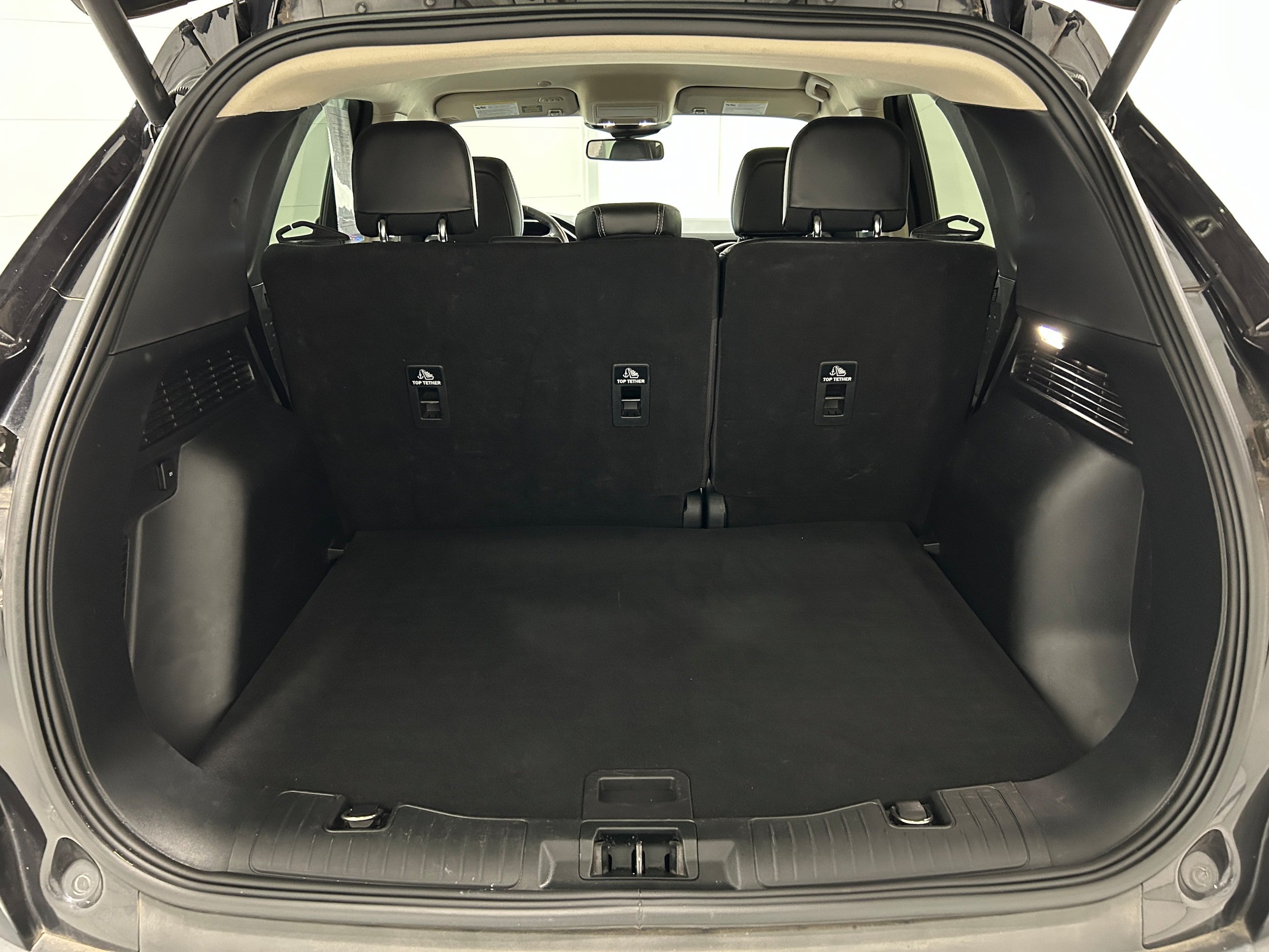 Used 2020 Ford Escape Titanium AWD/4WD image 32