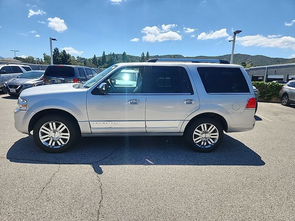 Used 2010 Lincoln Navigator w/ Elite Package image 2
