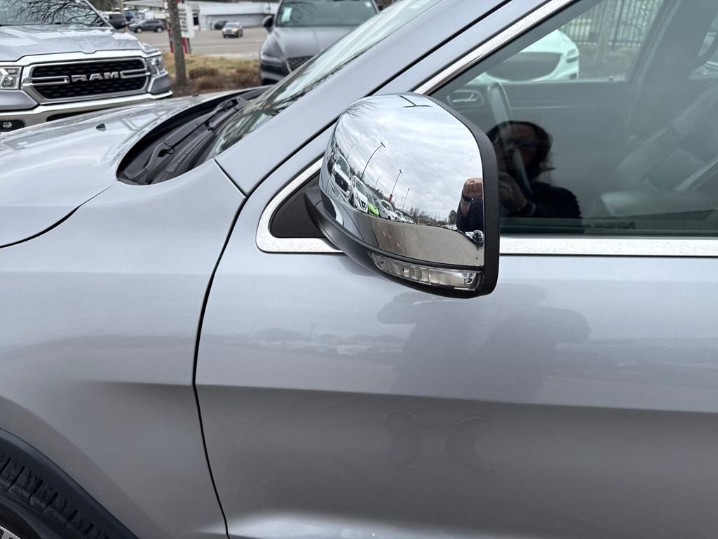 Used 2019 Jeep Grand Cherokee Limited w/ Luxury Group II image 42