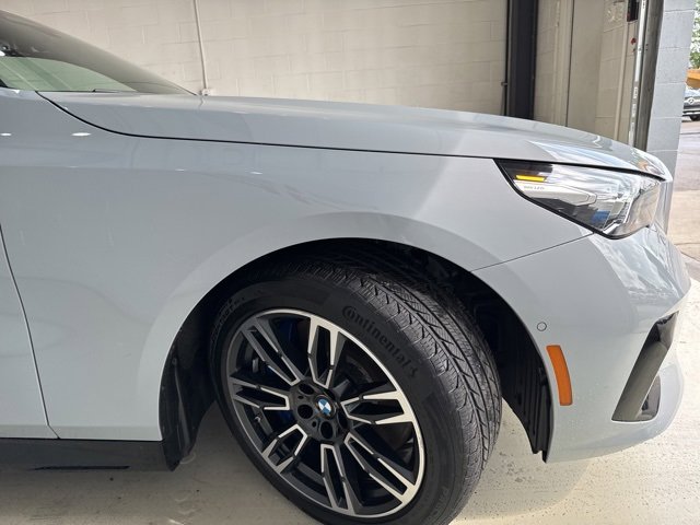 Used 2024 BMW 540i xDrive w/ M Sport Package image 4