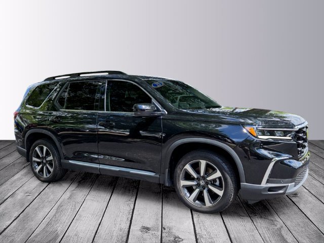 Used 2025 Honda Pilot Touring image 7