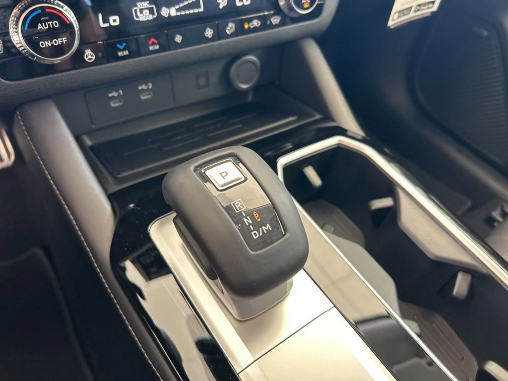 New 2025 Mitsubishi Outlander SEL image 8