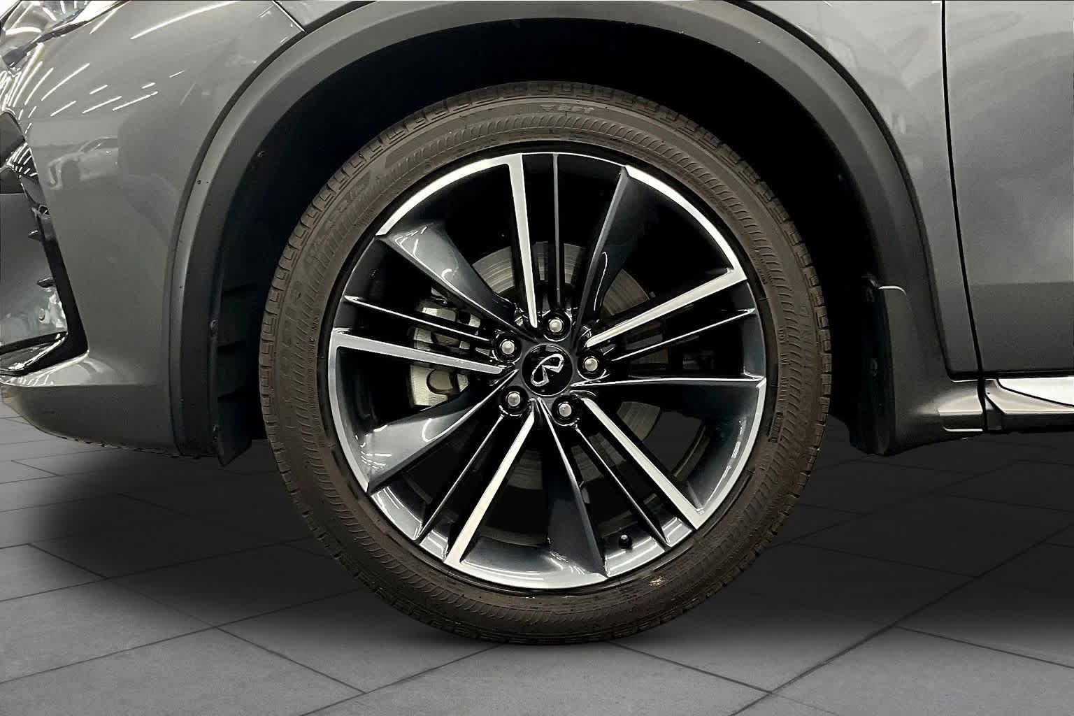 Used 2024 INFINITI QX50 Sport image 10