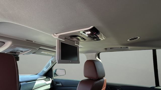 Used 2019 Chevrolet Suburban Premier w/ Premier Plus Edition image 39