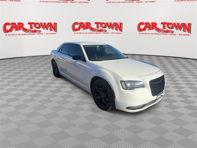 Used 2023 Chrysler 300 Touring w/ Sport Appearance Package image 2