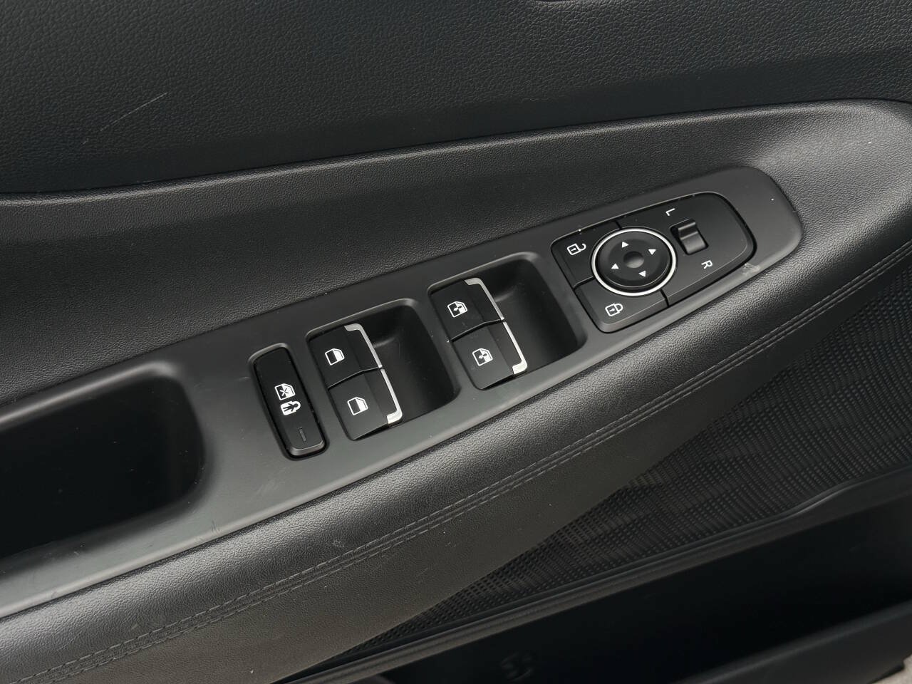 Used 2022 Hyundai Santa Fe Blue AWD/4WD image 10