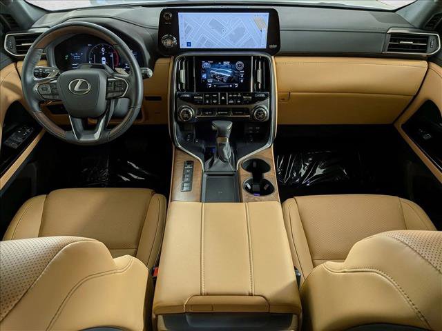 Used 2026 Lexus LX 600 4WD w/ Accessory Package (Z1) image 21