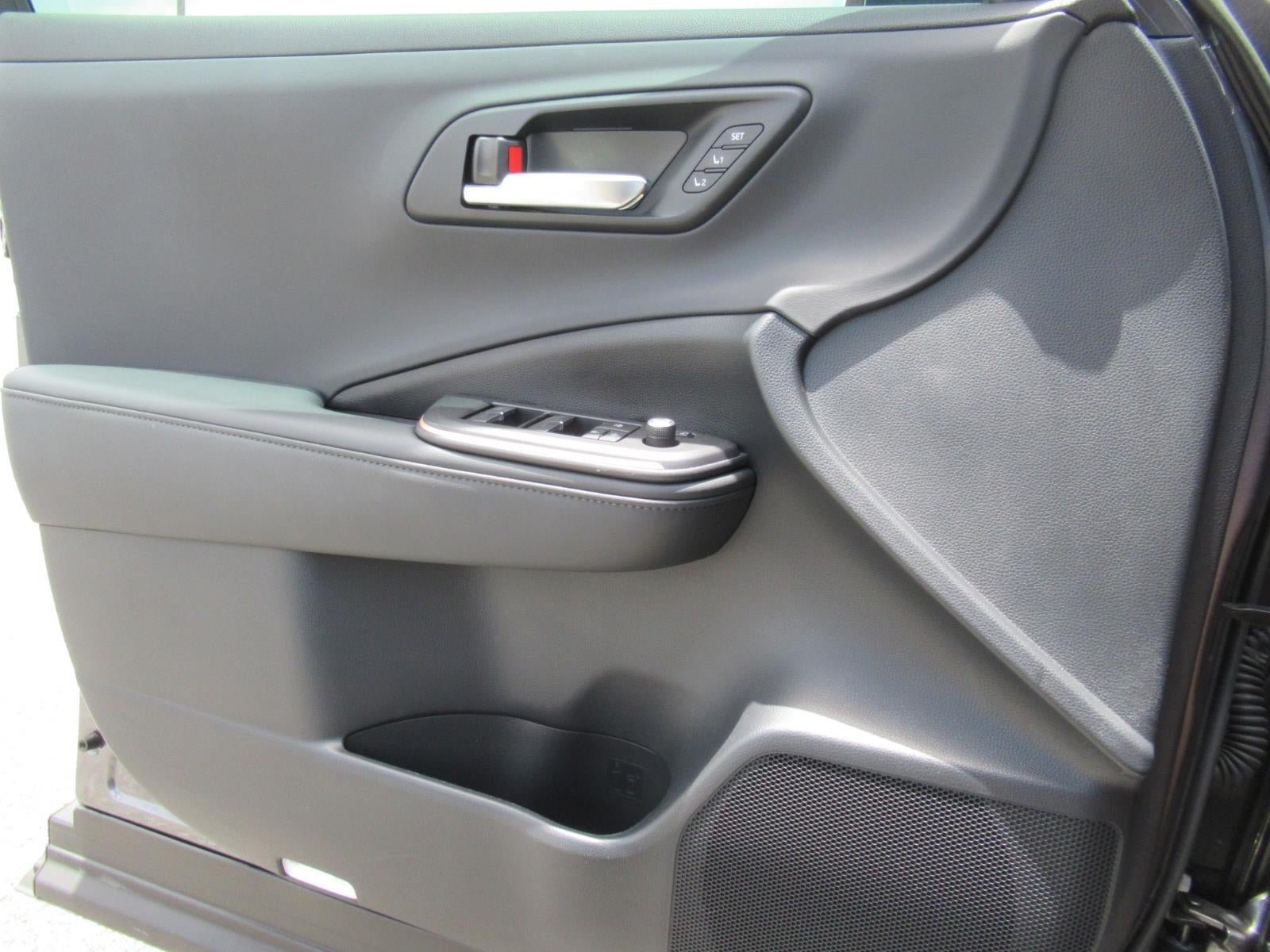 Used 2023 Toyota Crown AWD/4WD image 19