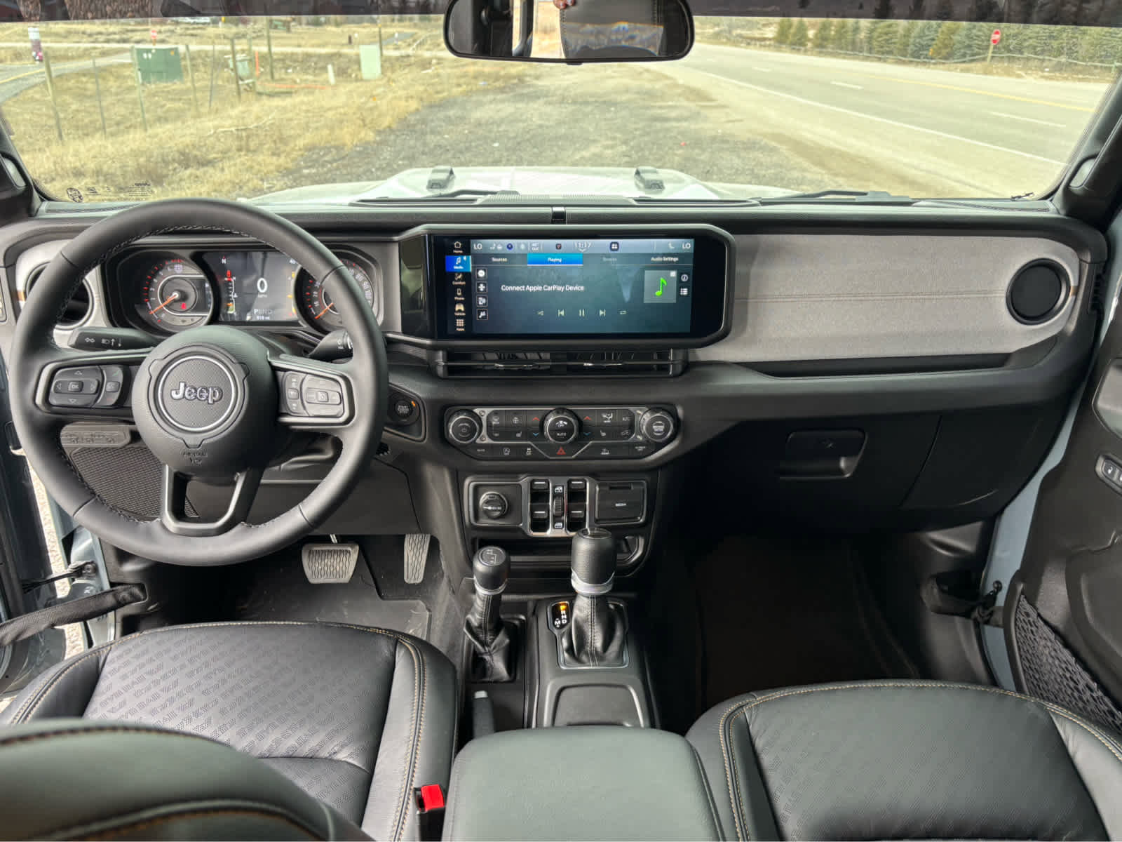 Used 2025 Jeep Gladiator Sport image 21