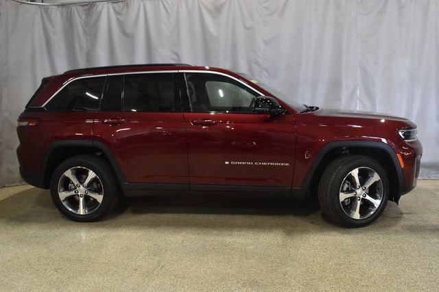 New 2026 Jeep Grand Cherokee Limited AWD/4WD image 3