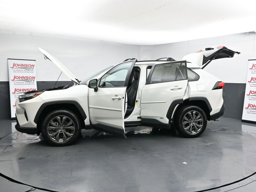 Used 2022 Toyota RAV4 XLE Premium image 28