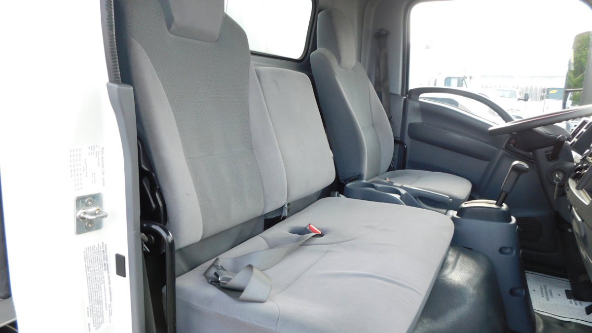 Used 2020 Isuzu NPR image 20