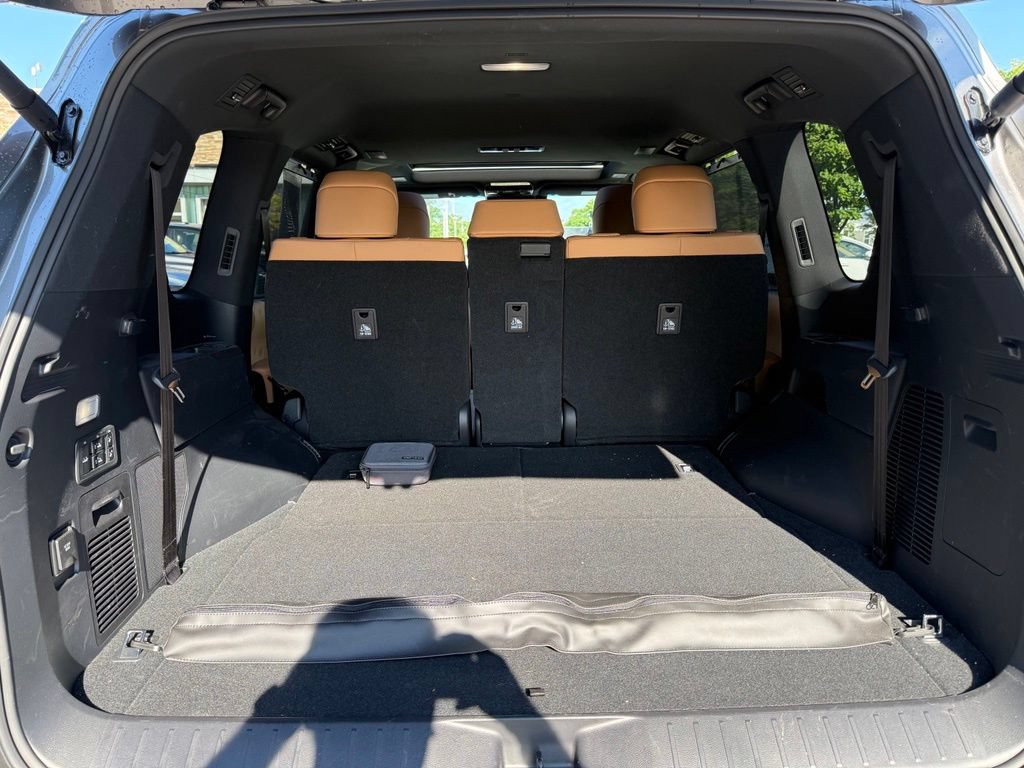 Certified 2025 Lexus LX 600 4WD w/ Accessory Package (2T) image 19
