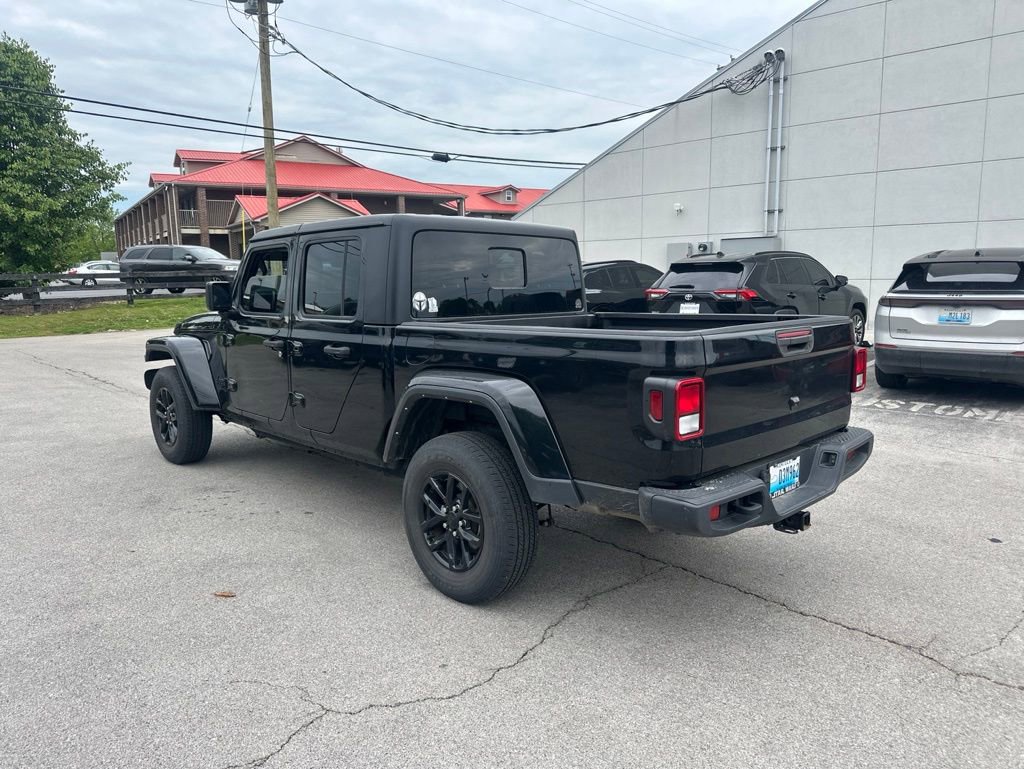 Used 2022 Jeep Gladiator Sport AWD/4WD image 4
