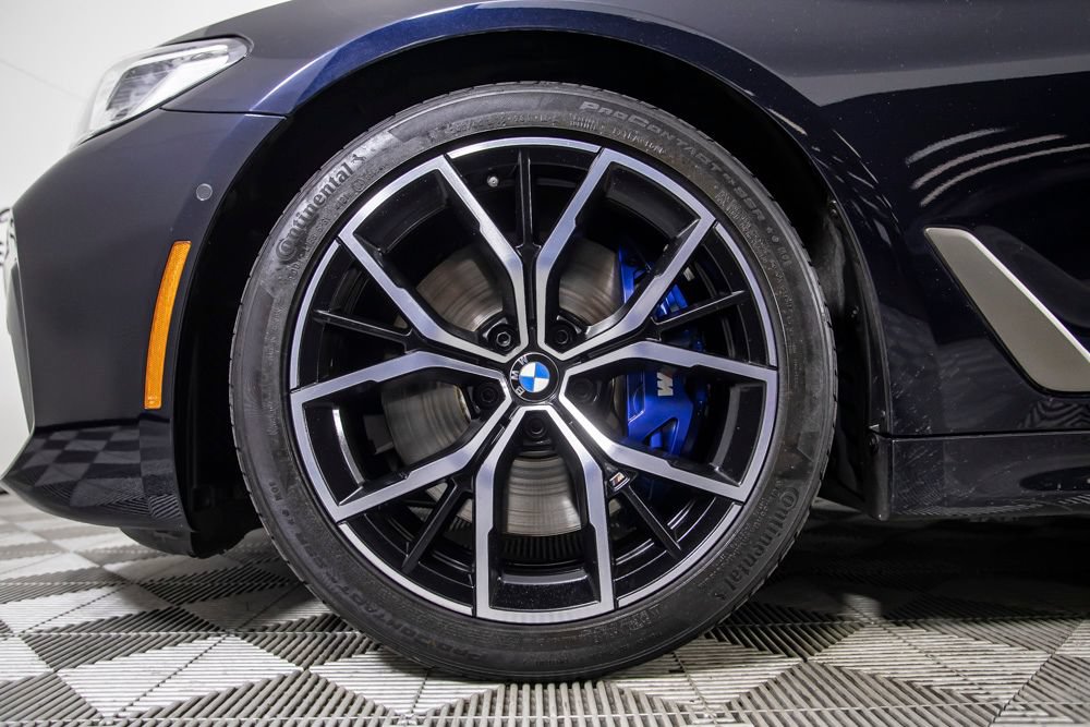 Used 2022 BMW M550i xDrive w/ Premium Package AWD/4WD image 40