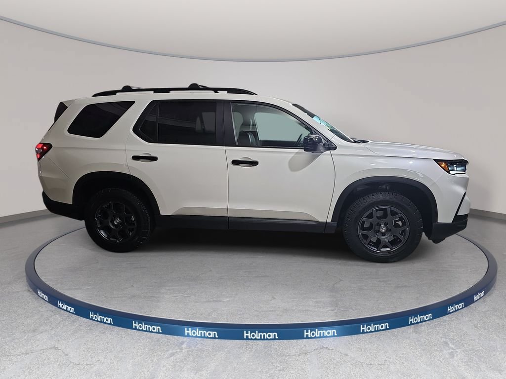 Used 2023 Honda Pilot TrailSport image 5